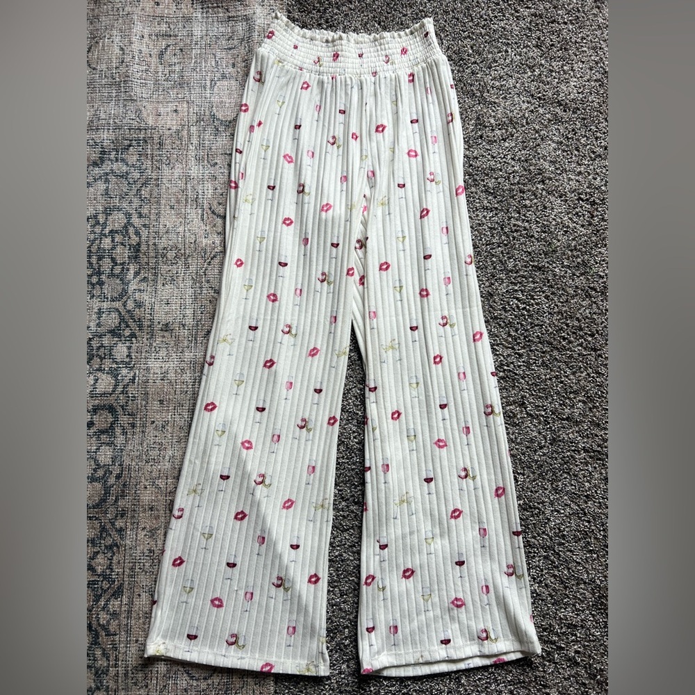 Z Supply Ribbed Soft Lounge Pant: Wine and Lip Pattern